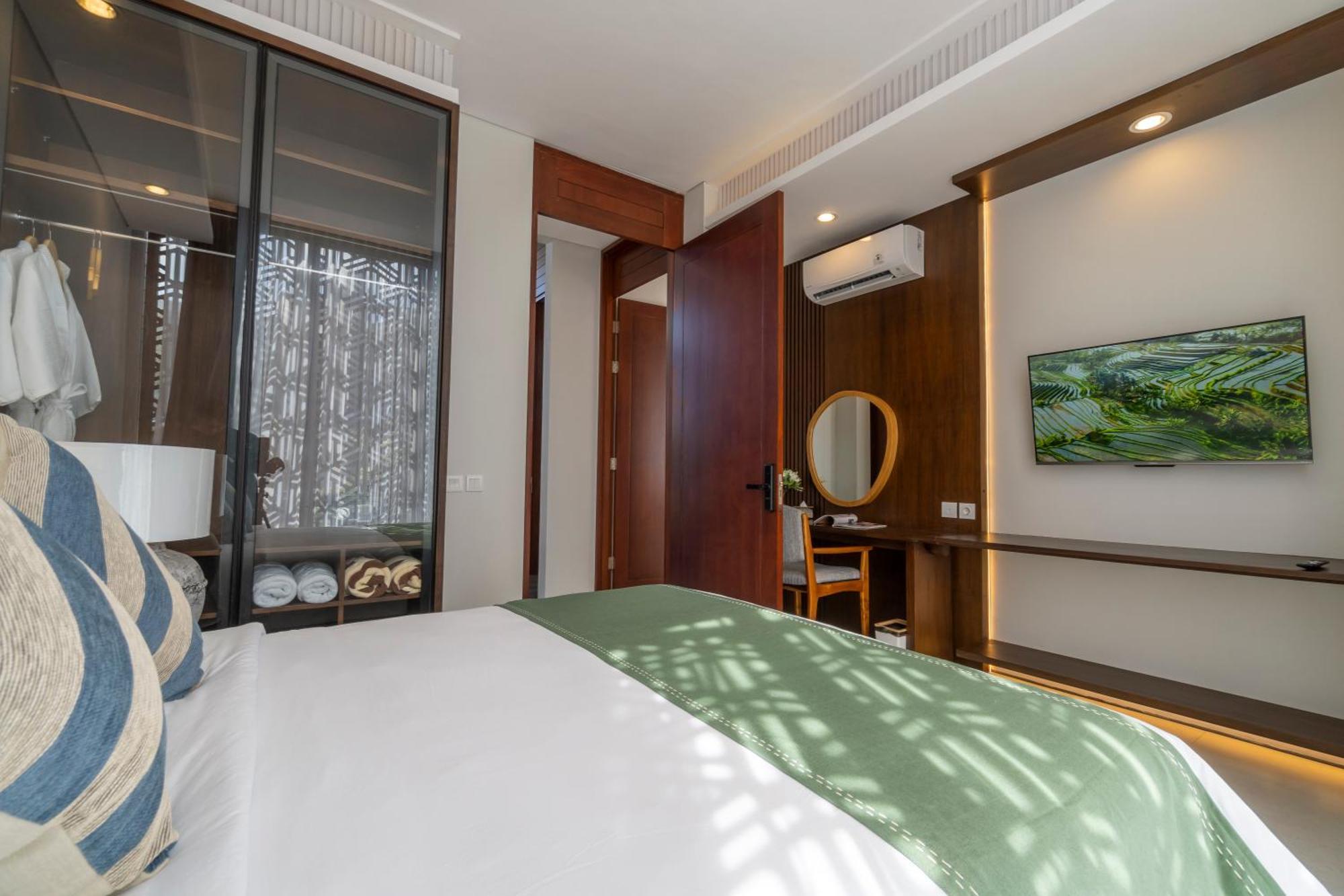 Nusa Dua Bayview Villa *