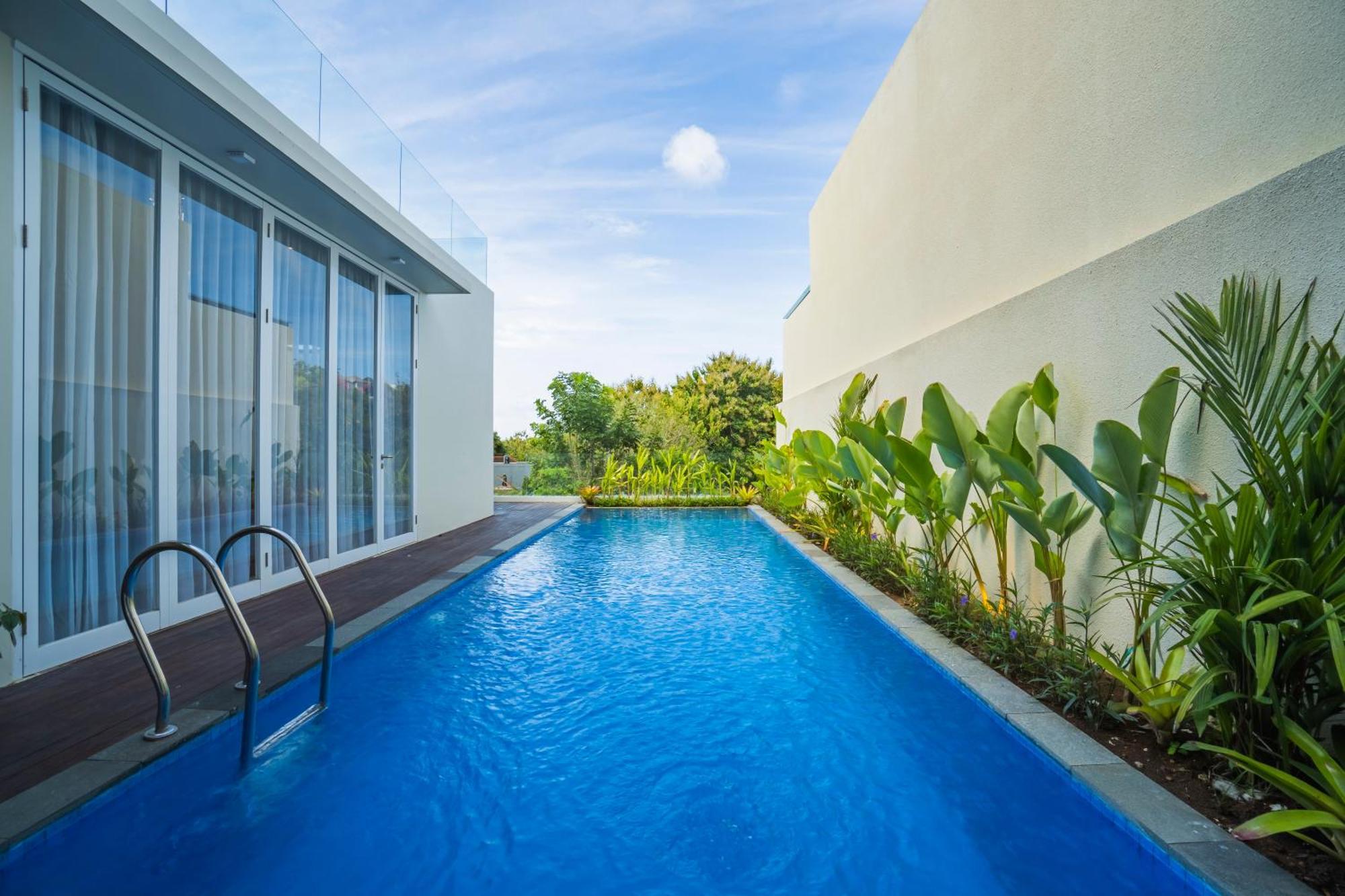 Nusa Dua Bayview Villa
